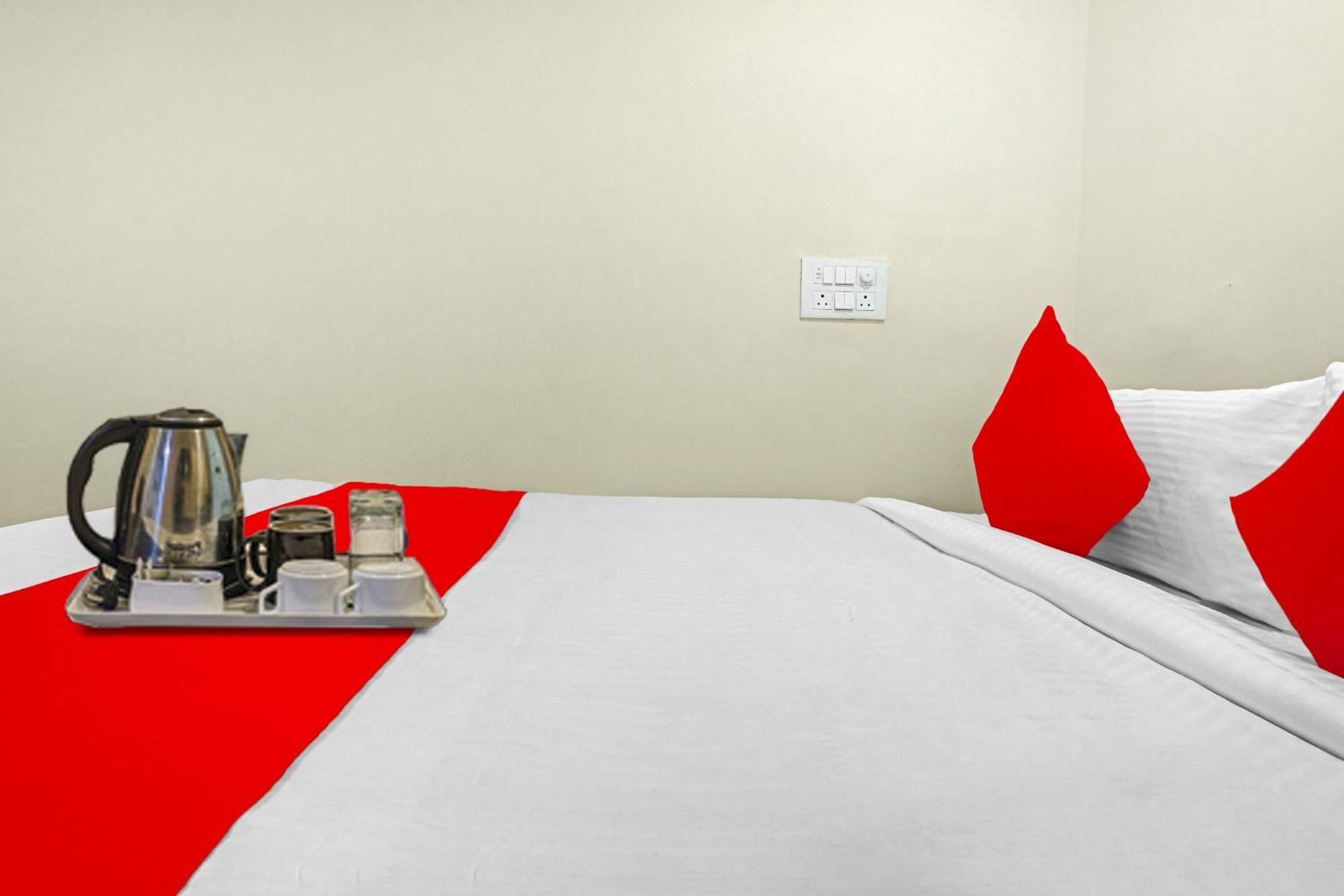 Hotel O Aayush Stay Inn Hyderabad Exterior foto