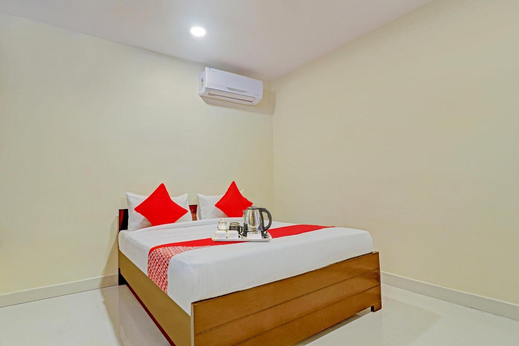 Hotel O Aayush Stay Inn Hyderabad Exterior foto