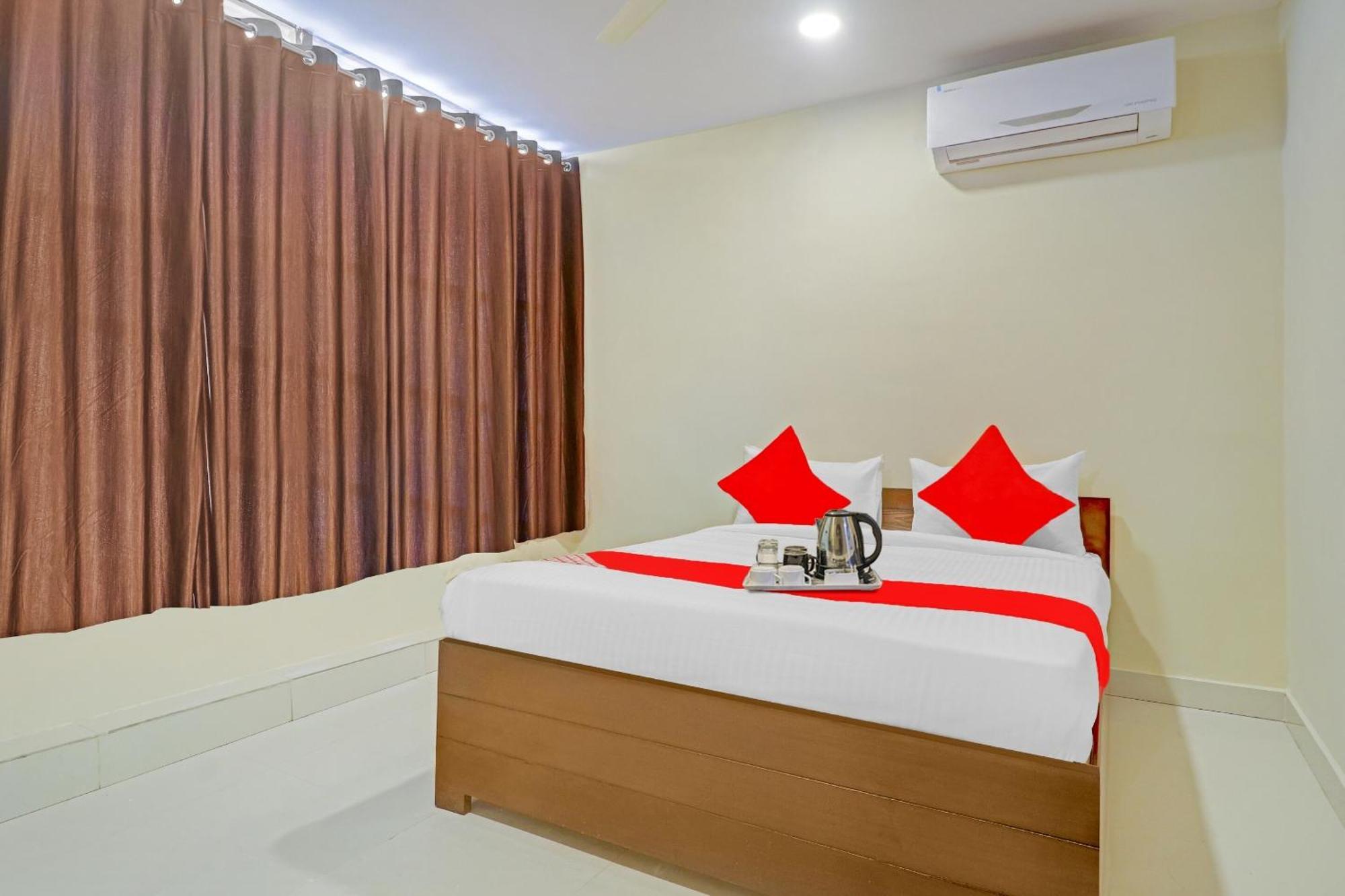 Hotel O Aayush Stay Inn Hyderabad Exterior foto